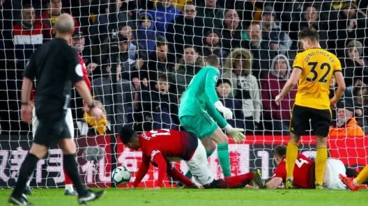 Smalling’s own goal.jpg Smalling’s own goal.jpg