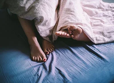 couple_in_bed_400.jpg