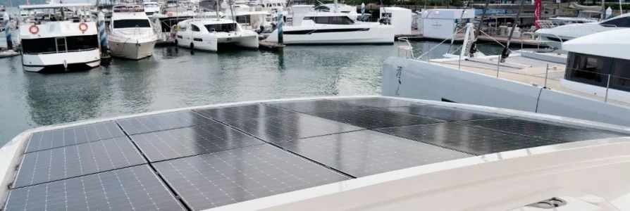 yatch.JPG yatch.JPG