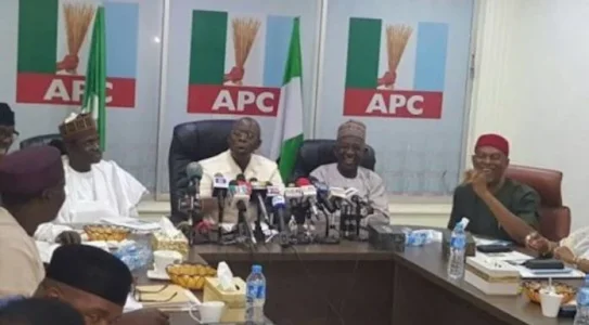oshiomhole-and-members-of-apc.jpg