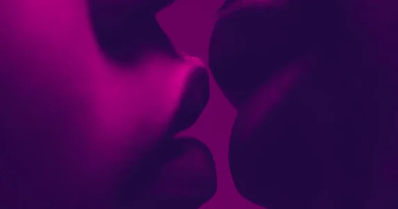 lips-kiss-header.jpg