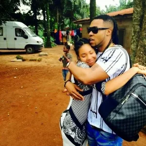 Flavour and Anna Banner hugging.jpg Flavour and Anna Banner hugging.jpg