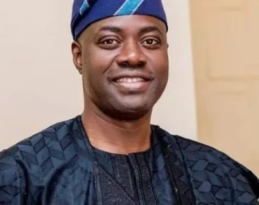 seyi.JPG seyi.JPG