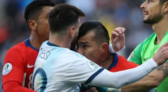 Messi-Medel.jpg Messi-Medel.jpg