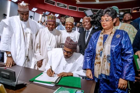 Buhari.jpg Buhari.jpg