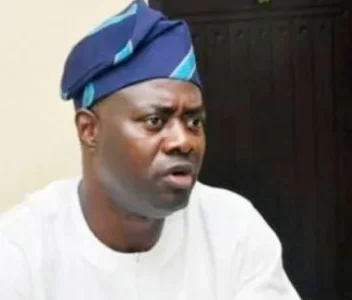 seyi.JPG seyi.JPG
