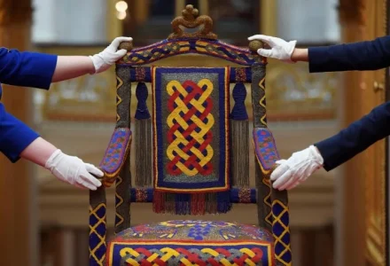 Yoruba-Beaded-throne.jpg