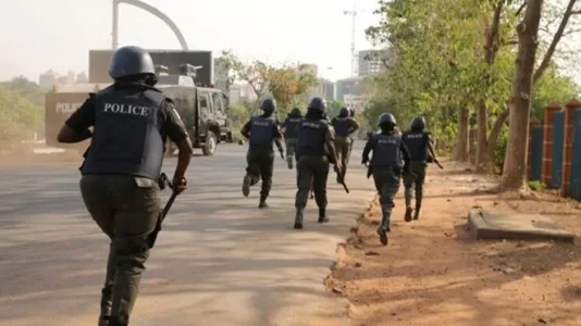 Nigerian police.jpg Nigerian police.jpg