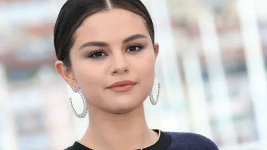 selena.png selena.png