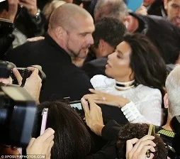Kim Kardashian rescued by her bodyguard 1.jpg Kim Kardashian rescued by her bodyguard 1.jpg
