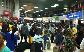 passengers at airport.jpg passengers at airport.jpg