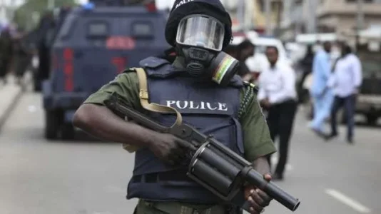 sars-police.jpg sars-police.jpg