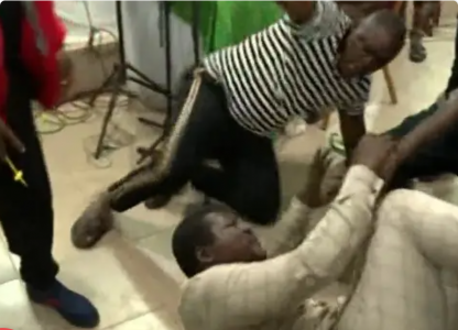 [VIDEO] Imo Election Drama: Labour Party Agent Beaten and Booted Out Of Collation Centre
