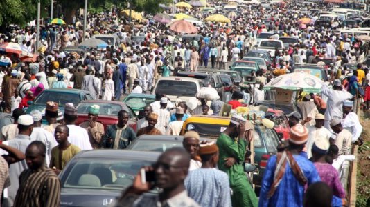 Nigerians-crowd-population-e1542134000871.jpg
