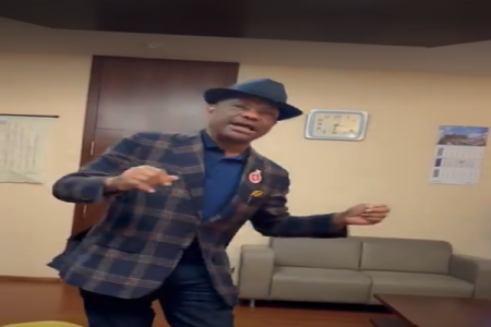 [VIDEO] FCT Minister Nyesom Wike's Confusing Dance Moves to APC Anthem Breaks the Internet