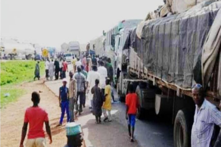 Economic Struggles Fuel Looting Frenzy: Residents Raid Truck Carrying Tinubu-Branded Food in Akure
