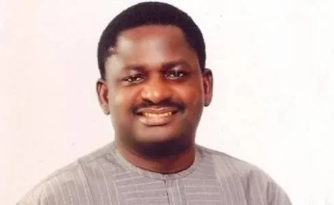 adesina2.jpg