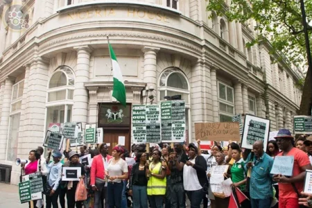 Nigerians-UK-High-Commission.jpg Nigerians-UK-High-Commission.jpg