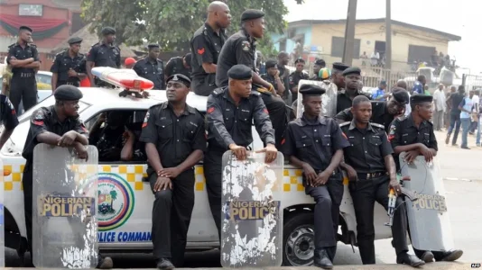 policelagos.jpg policelagos.jpg