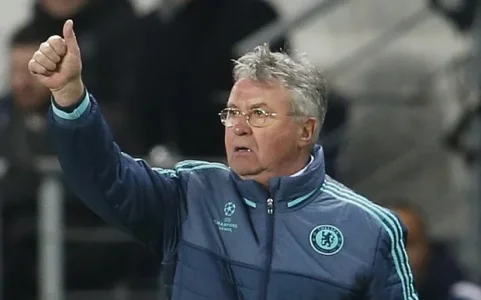 guus_hiddink_chels_.webp