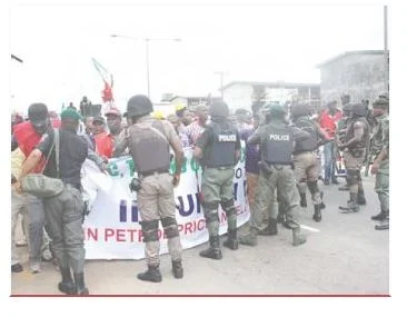 POliceWorkers.JPG POliceWorkers.JPG