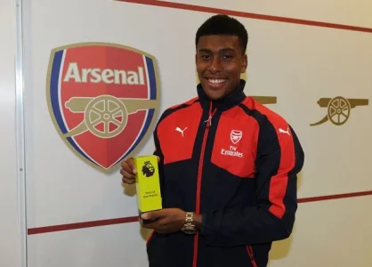 iwobi award.jpg iwobi award.jpg