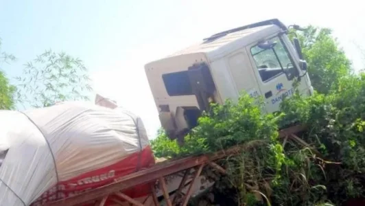 dangote truck.PNG dangote truck.PNG