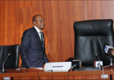 FG Calls For  Emefiele's Head As Naira Dives Towards 600 To Dollar 