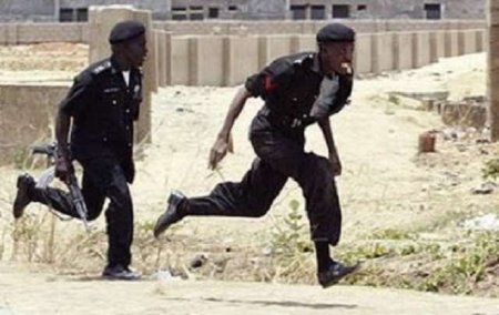 policemen running.jpg