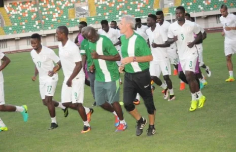 eagles training.jpg eagles training.jpg