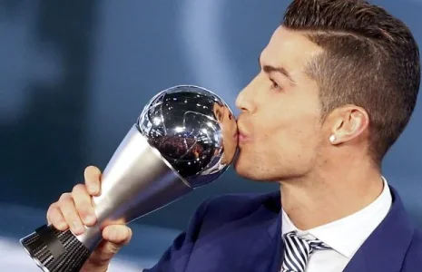 ronaldo portugal player of the year.jpg ronaldo portugal player of the year.jpg