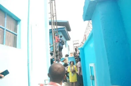 escape tompolo 1.PNG escape tompolo 1.PNG