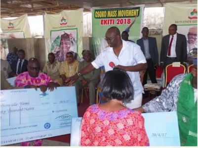 Fayose Gives N10m To Ekiti Beer Sellers as part of fulfilling campaign Promise [photo]