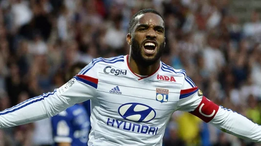 Striker Lacazette Undergoes Arsenal Medical