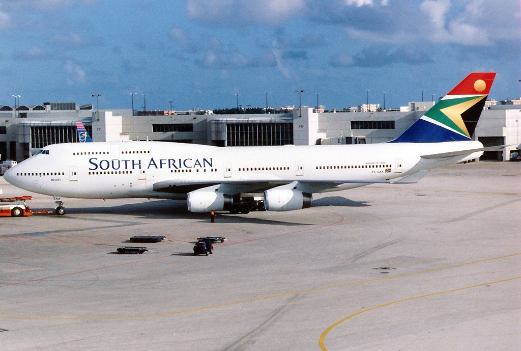 South_African_Airways_Boeing_747-400_JetPix-1.jpg